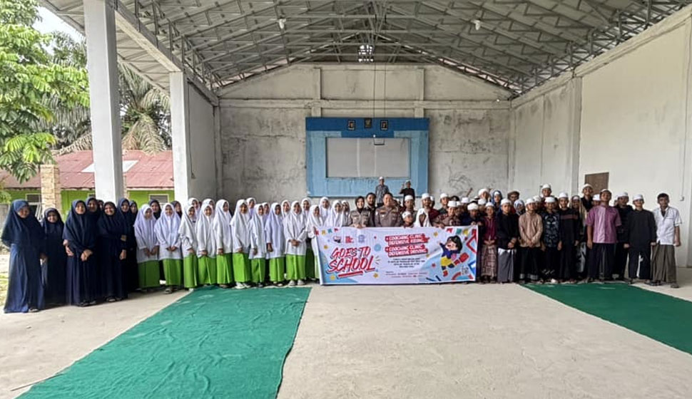 Sosialisasi "Safety Driving" di Pondok Pesantren Darus Shofa Kandis: Edukasi Keselamatan Berlalu Lintas untuk Santri